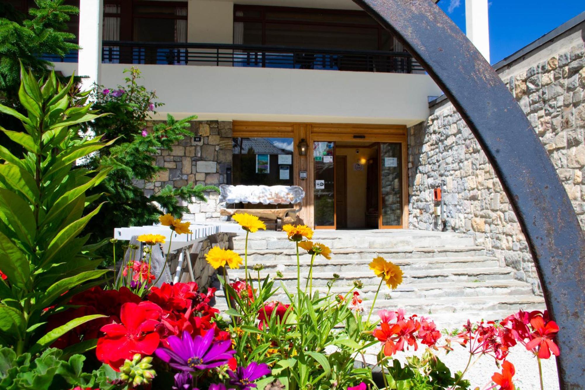 Les Cretes Blanches Hotel Val-dʼIsère Eksteriør billede