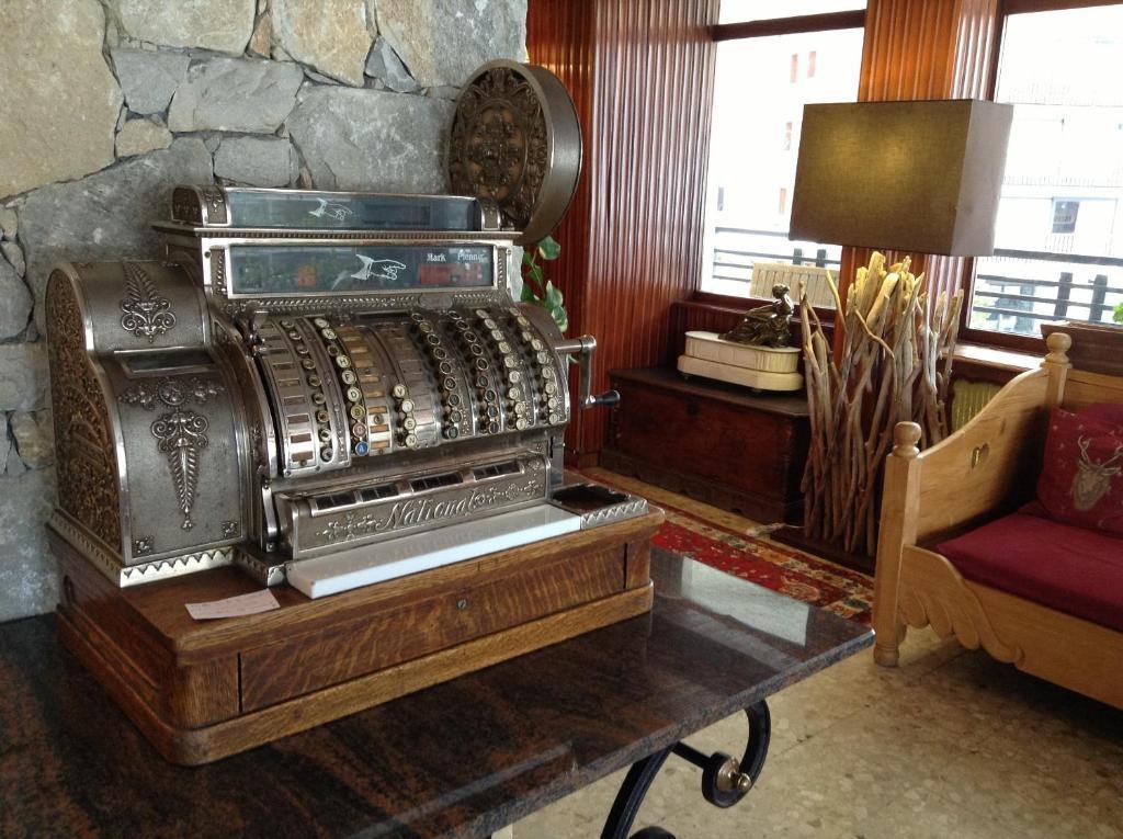 Les Cretes Blanches Hotel Val-dʼIsère Eksteriør billede