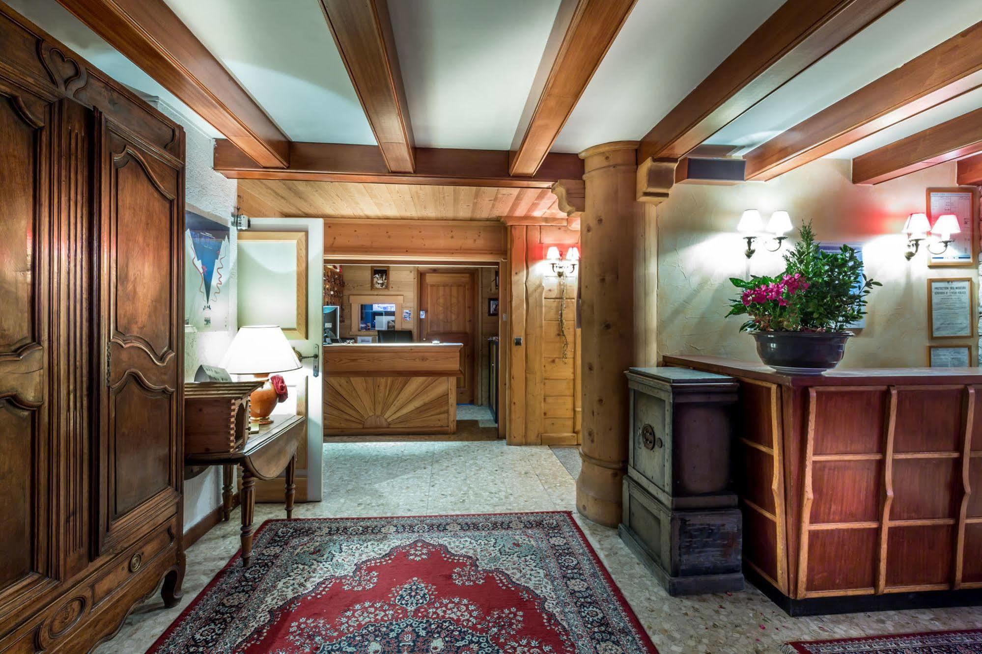 Les Cretes Blanches Hotel Val-dʼIsère Eksteriør billede